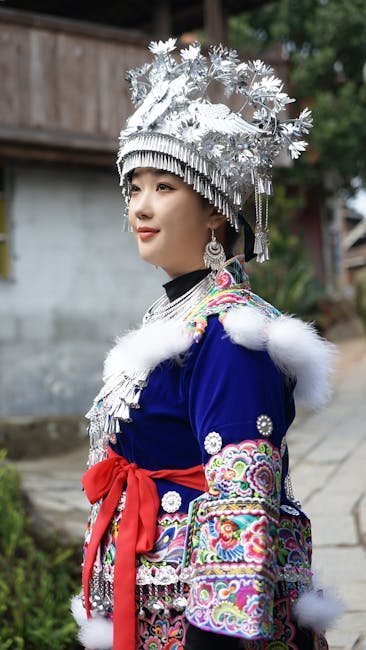 Dong traditional clothing and textile details
