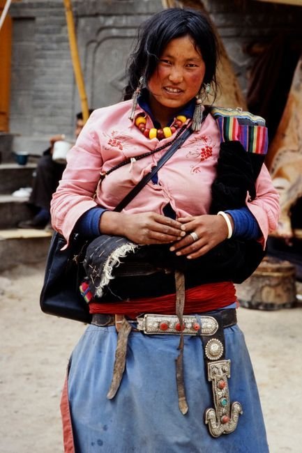 Lhoba traditional clothing and textile details