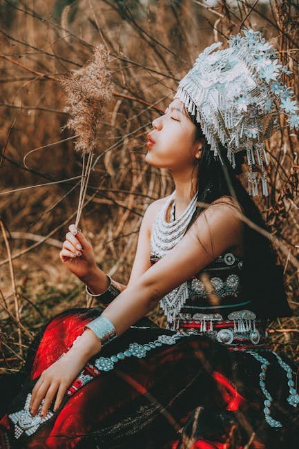 She traditional clothing and textile details